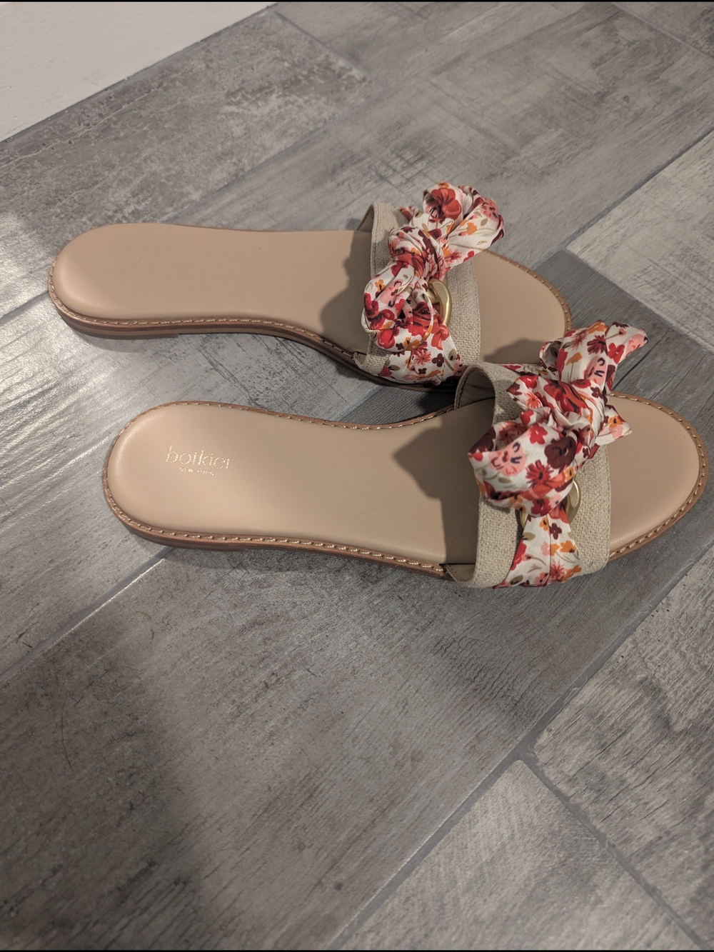 Botkier Beige Slide Sandals with Red Floral Bow - Picture 5 of 6